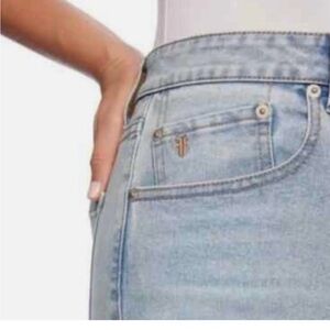 Frye Jeans High Rise Straight Leg Mom Jeans Light Wash Denim Vintage Style
12/31